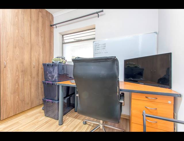 2 BEDROOM APARTMENT FOR SALE IN BARBEQUE DOWNS